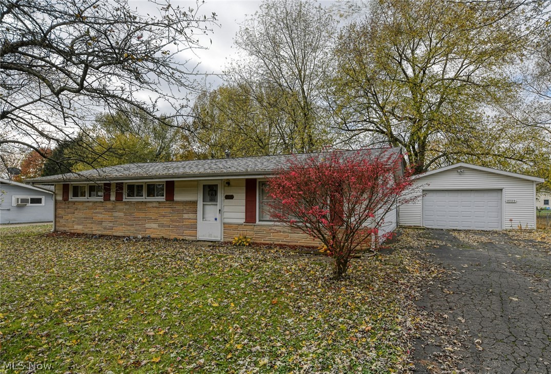 Welcome to this adorable ranch nestled near all things Streetsboro. This home features a 2 car garage, 3 bedrooms, 1 full bath, and a room next to the kitchen that can be kept or opened up as a large open concept/dining room. The backyard is large, and fully fenced in as a bonus.  
Since moving in, the owners have completed several big ticket items including the roof ('18), water heater ('17), windows ('08), fresh paint, and more.
These sellers are motivated, and this home is ready for you to make it your own.