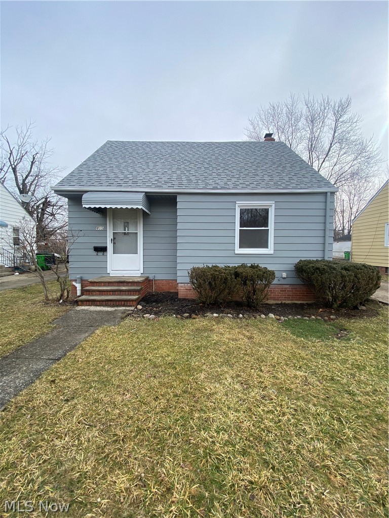 Don’t miss this cash-flowing opportunity at 805 E 254th St. This solid 3-bedroom, 1-bath home is already occupied with a month to month tenant in place at $1500/mo. Buyer may elect to keep the tenant for immediate cash flow or deliver the property vacant.
Priced at just $139,900, this property delivers strong returns and is perfect for both new and seasoned investors looking to expand their portfolio. The home features a functional layout, spacious bedrooms, and long-term rental potential in a consistently in-demand area.