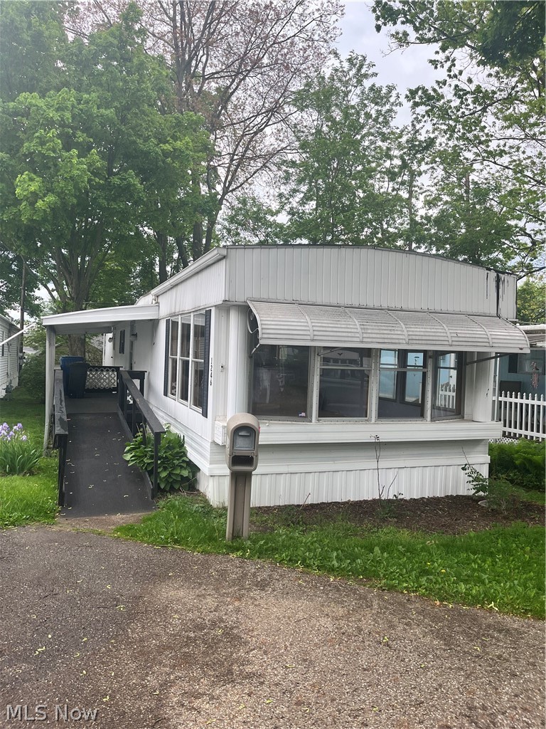 2 Bedroom, 1 Bath Mobile Home located in a desirable 55+ retirement community. This home features forced air heating and central air conditioning for year-round comfort. With great potential and room for your personal touch, this is the perfect opportunity to make it your own. Enjoy peaceful community living in a convenient location in North Canton.