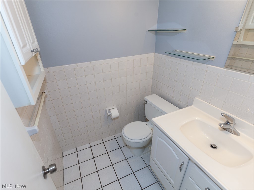 Countryclub Condo - Residential
