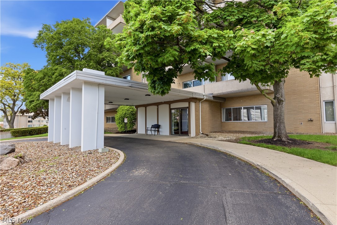 Saxon House Condo - Residential