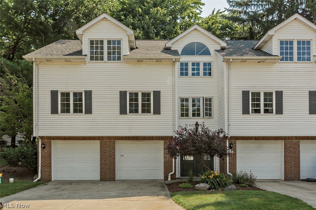 Burlington Geauga Condo - Residential