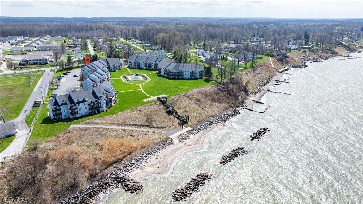 Mariners Point Condo Ph 2 - Residential
