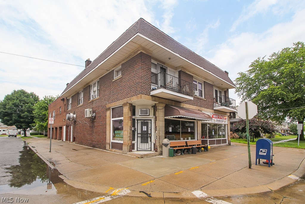 Urban Realty Companys - Commercial Sale