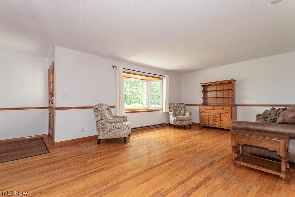 Hildreth Realtys Restful Acre - Residential