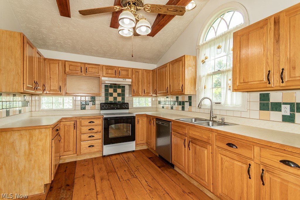 Hildreth Realtys Restful Acre - Residential