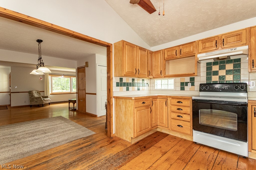 Hildreth Realtys Restful Acre - Residential