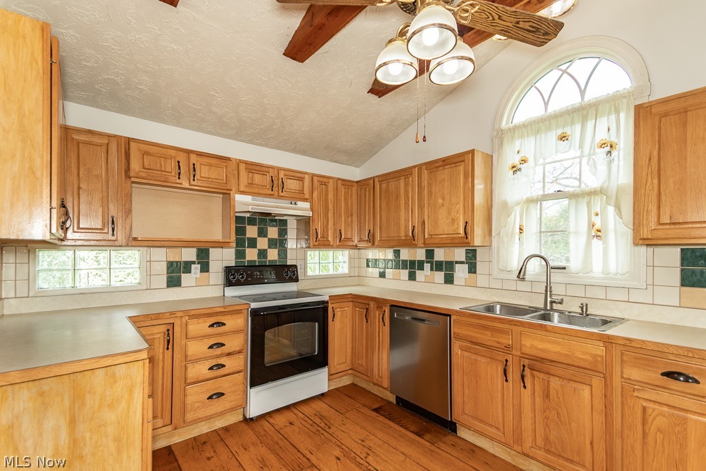 Hildreth Realtys Restful Acre - Residential