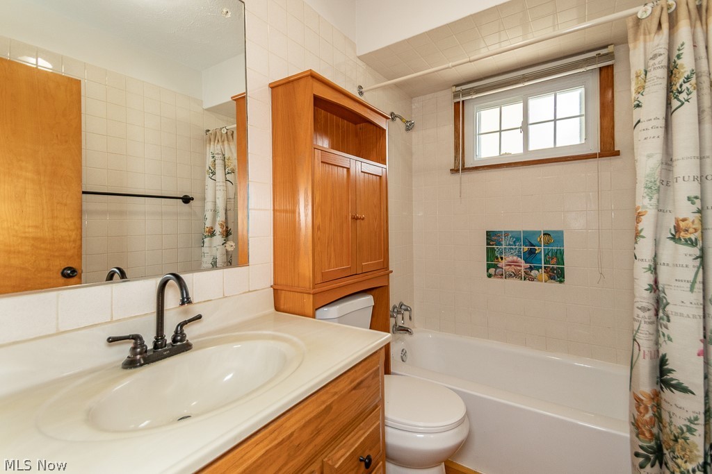 Hildreth Realtys Restful Acre - Residential