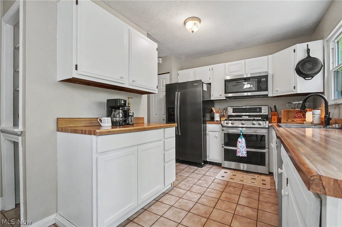 K & L Bldrs Inc Oxford Park - Residential