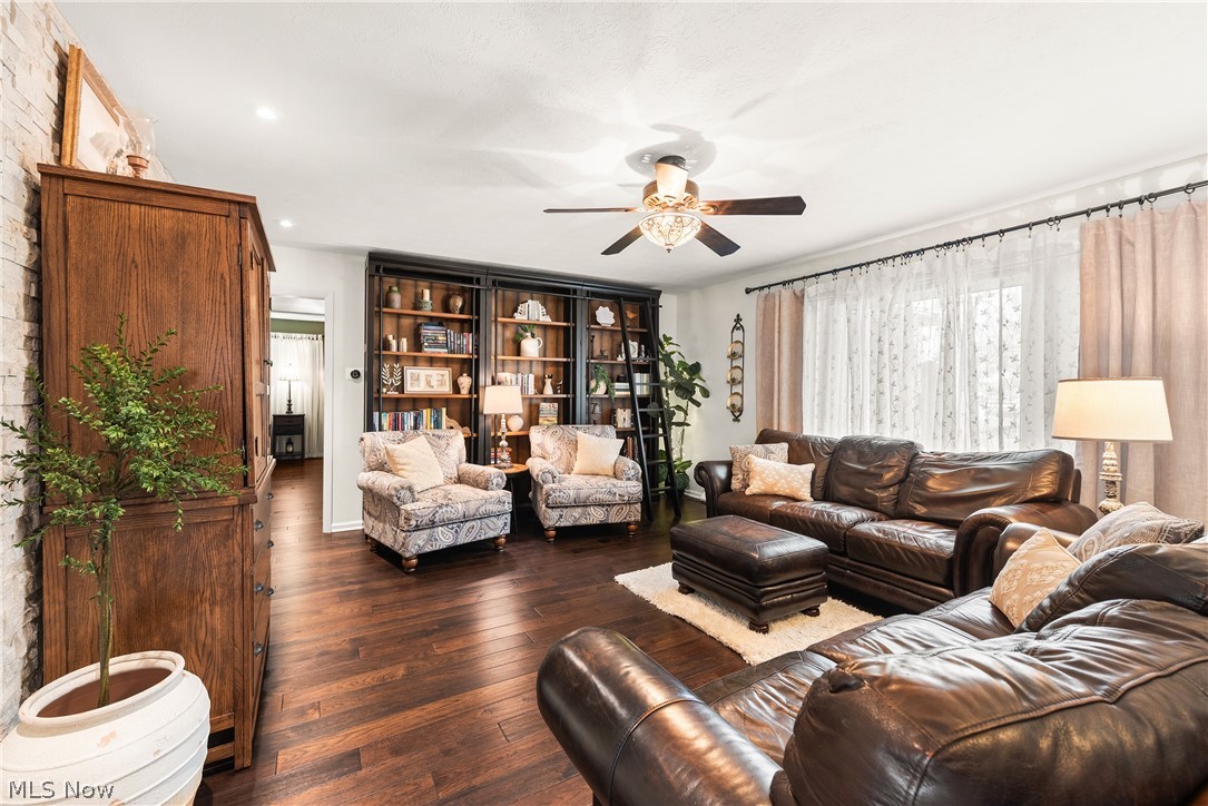 Briar Lake - Residential