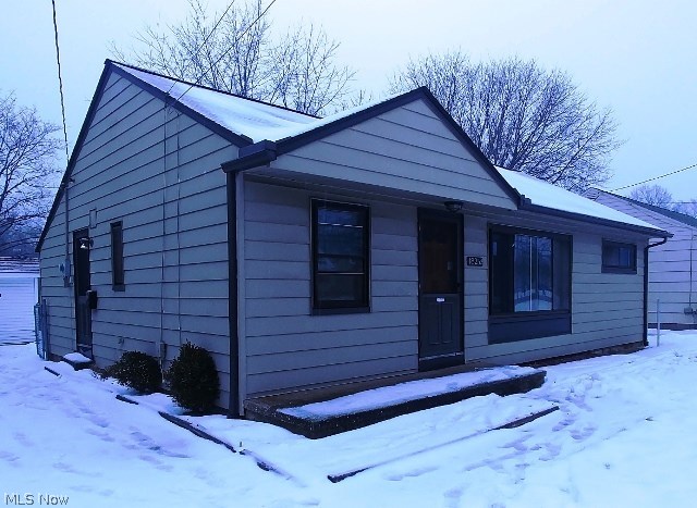 Built in 1954 this Ranch 3 bedroom 1 bath property has much to offer. Features include: +/-920 SF,detached garage and about 7,148 SF Lot. Property is a fixer upper in need of some attention to restore it to its original splendor. Come see what you can do to make this property shine. Make an offer today.
