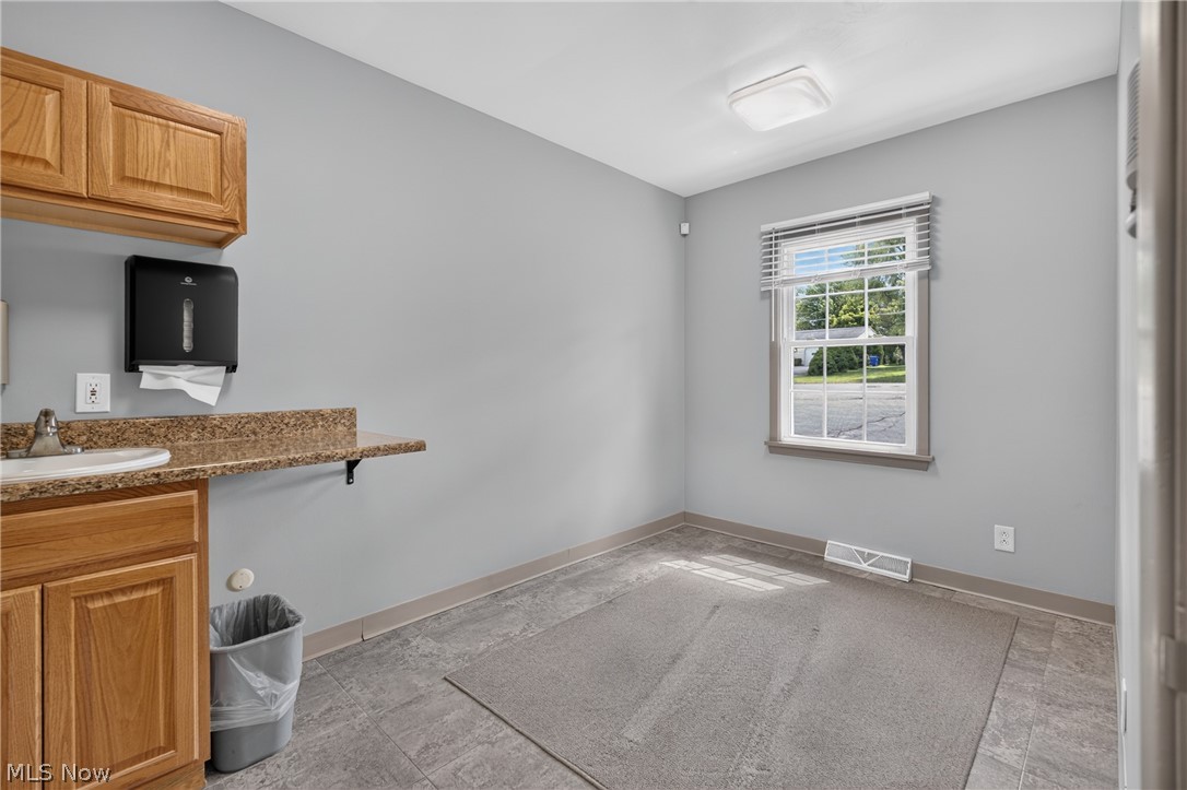 Elmknoll Heights - Commercial Sale