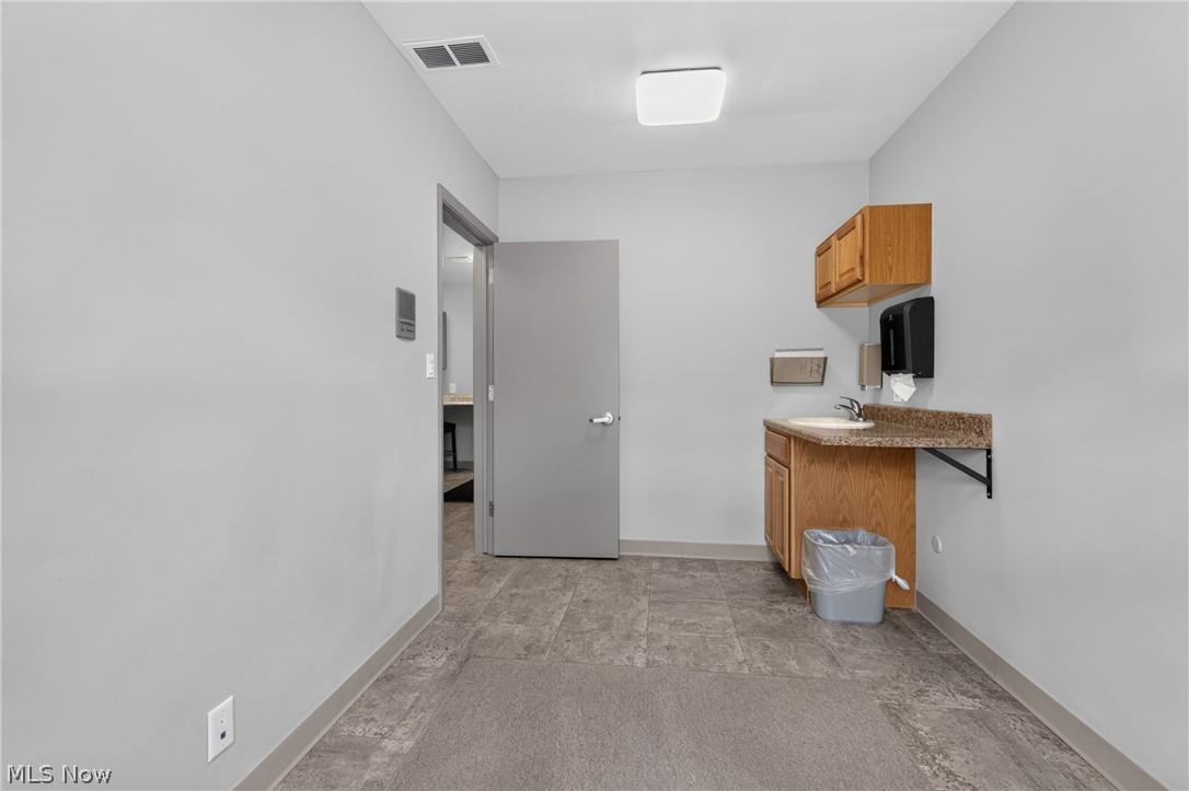 Elmknoll Heights - Commercial Sale