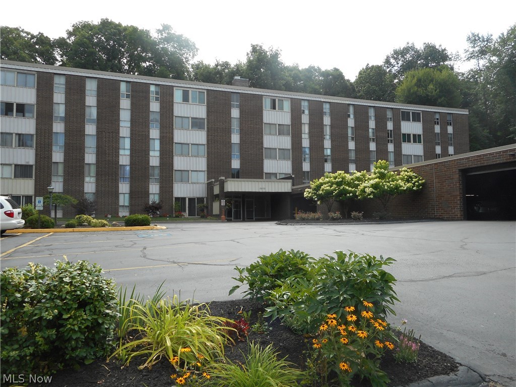 Silver Lake Towers - Residential