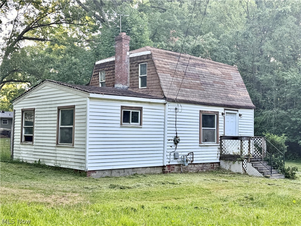 Opportunity is knocking in Howland! Tucked away at the end of a quiet dead-end street, this property offers the privacy, location, and potential that investors and renovators are always searching for.

This 2–3 bedroom, 1-bath home features approximately 1,100 sq. ft. of living space, a full basement, and a 24x24 two-car garage—all situated on a generous half-acre lot in the desirable Howland School District.

Whether you’re looking for your next investment project, a renovation opportunity, or a home to customize from the ground up, this property has the foundation to become something special. With the right updates and vision, there is plenty of opportunity to build equity and bring this home back to life.

Cash buyers only. Property is being sold as-is. Buyers are encouraged to complete any inspections and due diligence prior to submitting an offer. Offers containing inspection contingencies will be declined. Seller requires a 10% non-refundable earnest money deposit with an accepted offer.

Great location, great lot, great potential—bring your ideas and turn this opportunity into reality!