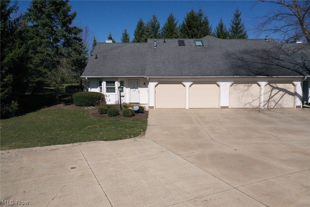 Incredibly maintained 3 bedroom, 2 full bath, end unit condo in the Hampton Glen condo development. Very bright sunny unit with patio access from the living room as well as the two main floor bedrooms. All mechanicals and all appliances have been replaced since 2017. Hardwood flooring starts in the foyer and continues to the kitchen. Newer carpet is in the living room, all bedrooms, stairs and upper floor loft. Very clean. Move in ready! Don't miss this opportunity to live in a beautiful setting, with plenty of privacy and outdoor space.