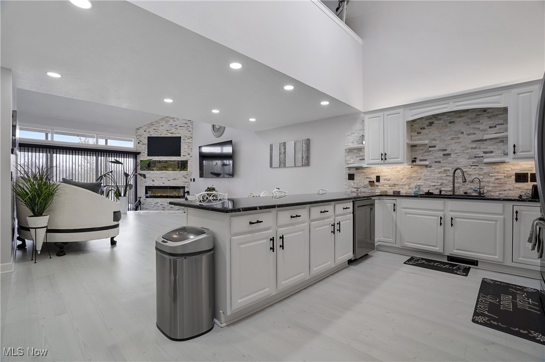 Villas/Waterford Xing Condo - Residential