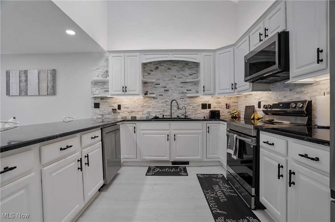 Villas/Waterford Xing Condo - Residential