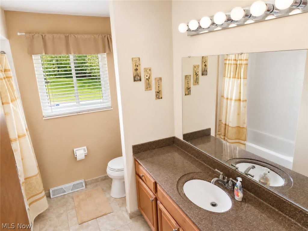 Royal-Akins 01 - Residential