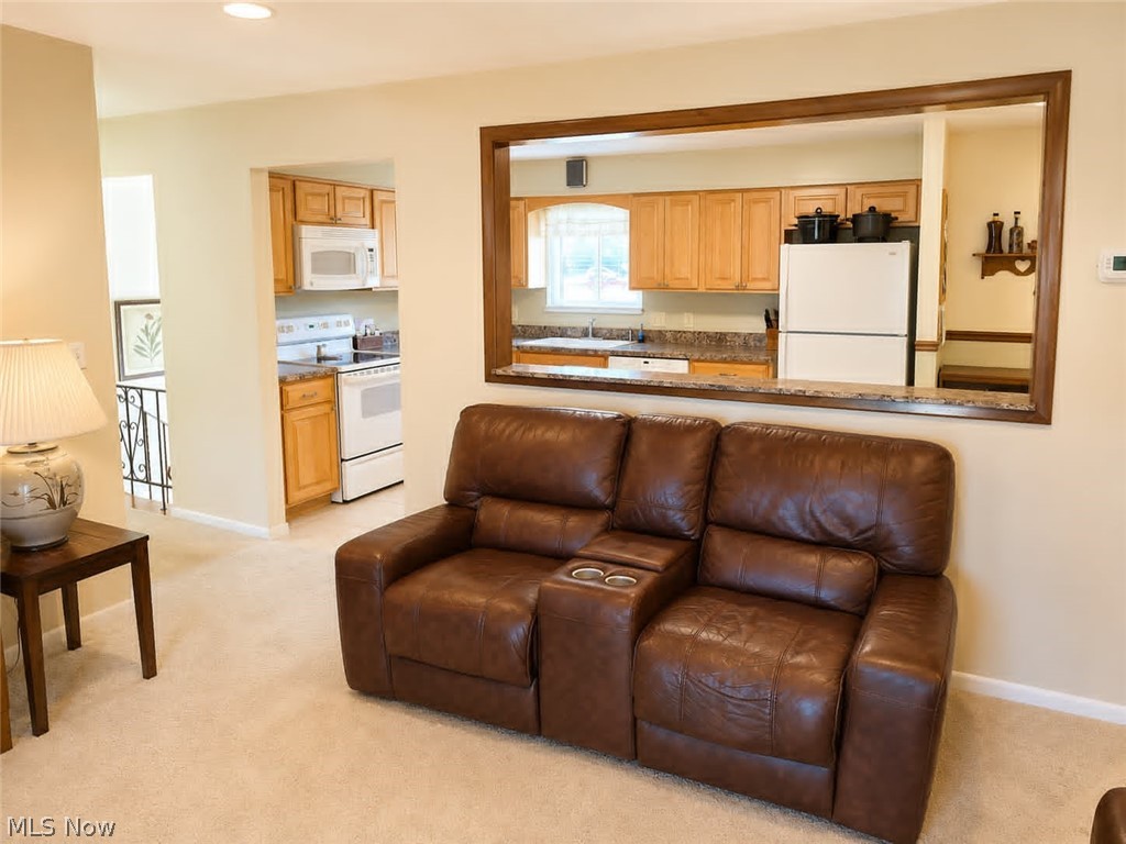 Royal-Akins 01 - Residential