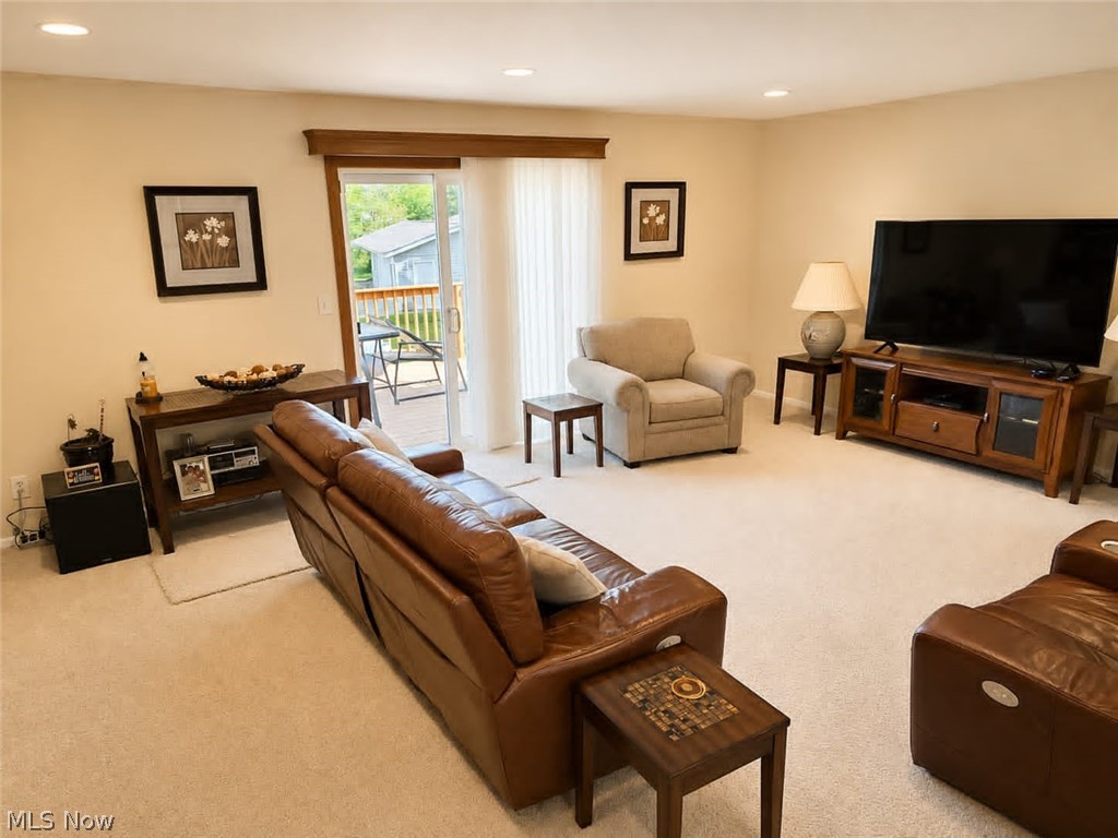 Royal-Akins 01 - Residential