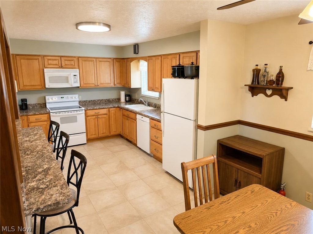 Royal-Akins 01 - Residential