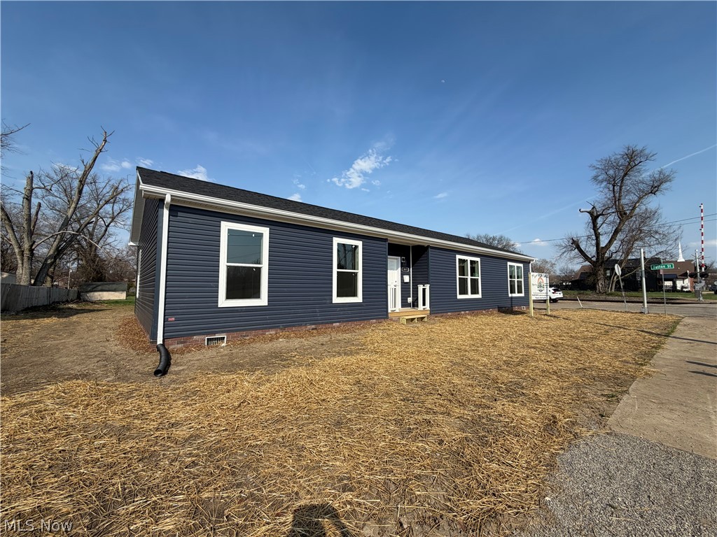 Brand new in 2026, this spacious 1,707 sq ft manufactured double-wide home offers modern comfort and functional living in a convenient Zanesville location.

Featuring 4 bedrooms and 2 full bathrooms, this home is thoughtfully designed with an open-concept layout that seamlessly connects the living room, dining area, and kitchen—perfect for both everyday living and entertaining.

The kitchen includes ample cabinetry, modern finishes, and plenty of counter space, while the primary suite provides a private retreat with a full en-suite bathroom and generous closet space. Three additional bedrooms offer flexibility for family, guests, or a home office.

Situated on a manageable city lot on Lee Street, the property provides easy access to downtown Zanesville, schools, shopping, and I-70, making commuting simple while keeping everyday essentials close by.

Key Features
Brand new 2026 manufactured home
1,707 sq ft of living space
4 bedrooms / 2 full bathrooms
Open-concept floor plan
Spacious primary suite with private bath
Modern kitchen with abundant storage
Energy-efficient construction
Convenient in-town location

Located in Zanesville, this home sits in an established neighborhood with quick access to major routes, local schools, and amenities.

Perfect for anyone, this move-in-ready home combines new construction peace of mind with an affordable price point.