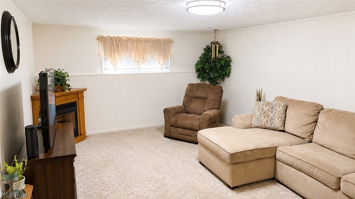 Hunt Club Mdws 01 - Residential