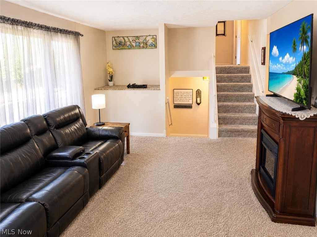 Hunt Club Mdws 01 - Residential
