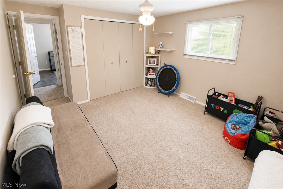 Hunt Club Mdws 01 - Residential