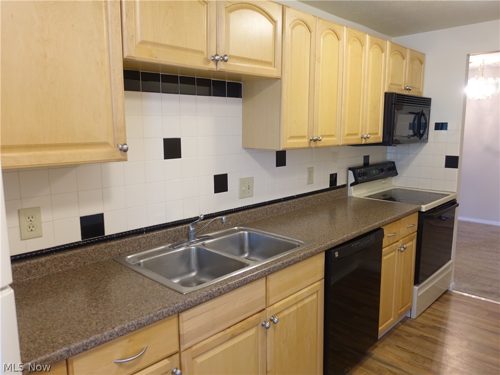 Silver Lake Towers - Residential