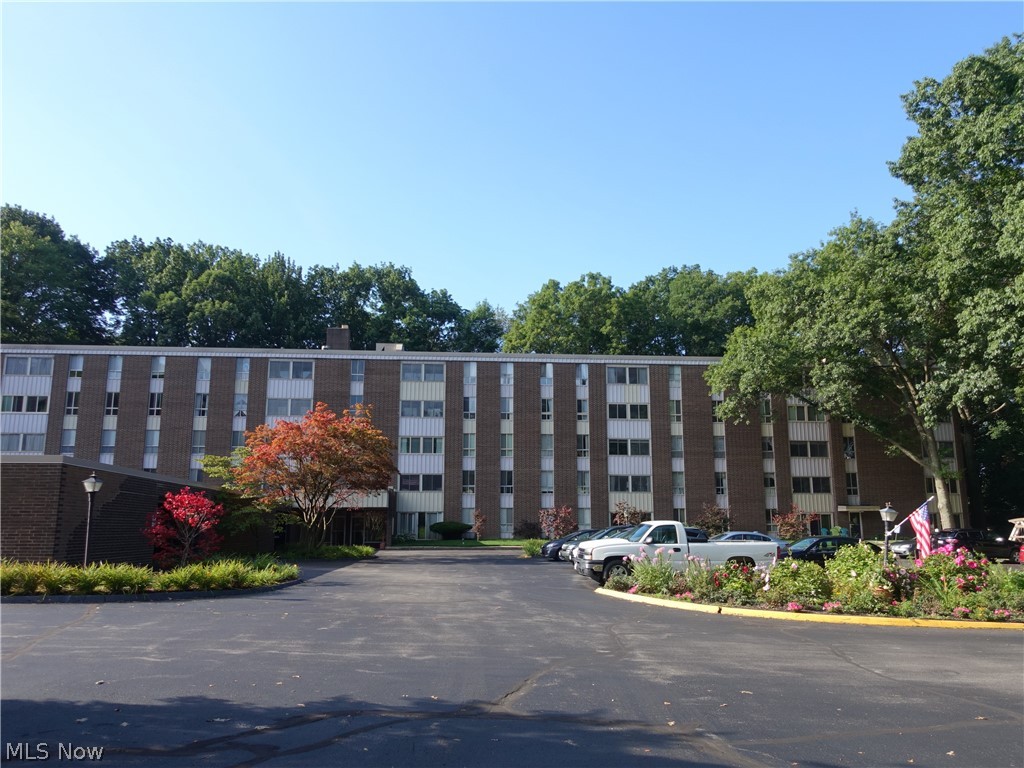 Silver Lake Towers - Residential
