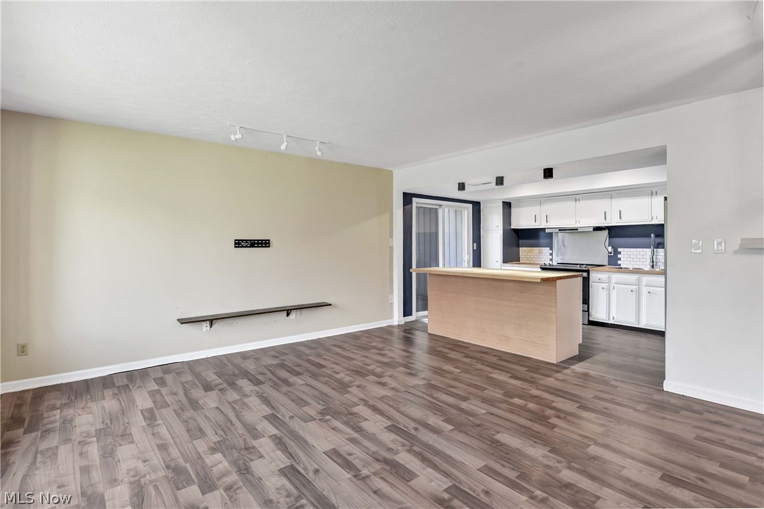 Harbour Light Condo 01 - Residential