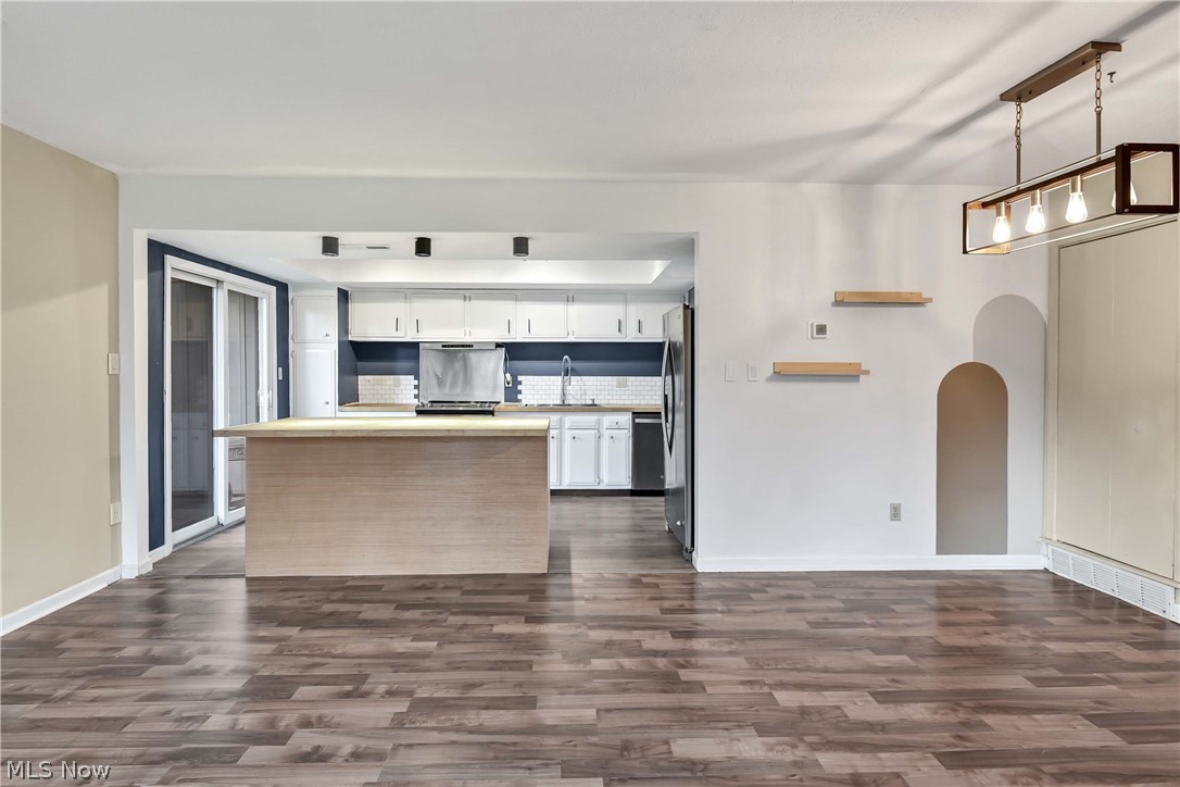 Harbour Light Condo 01 - Residential