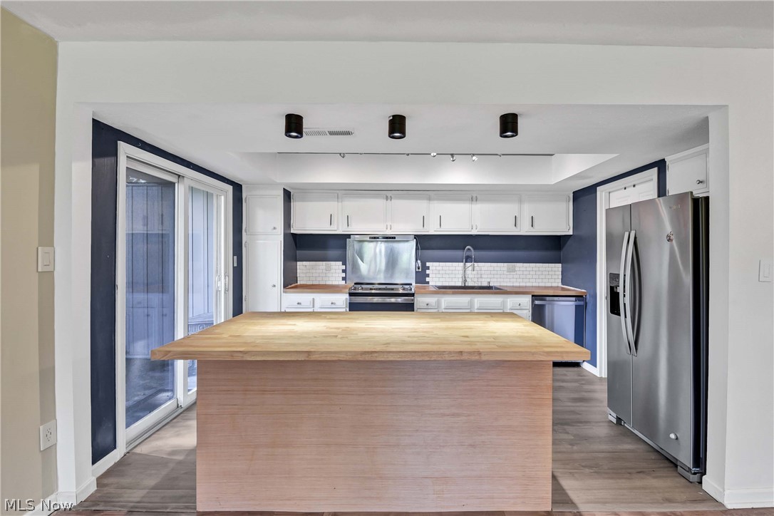 Harbour Light Condo 01 - Residential