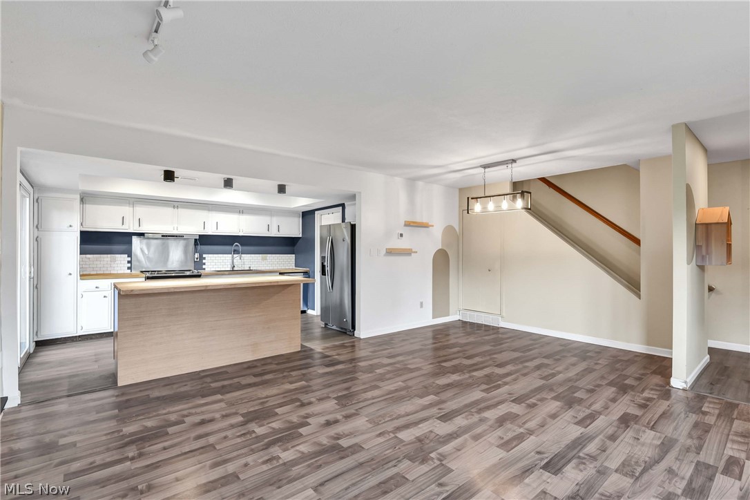 Harbour Light Condo 01 - Residential