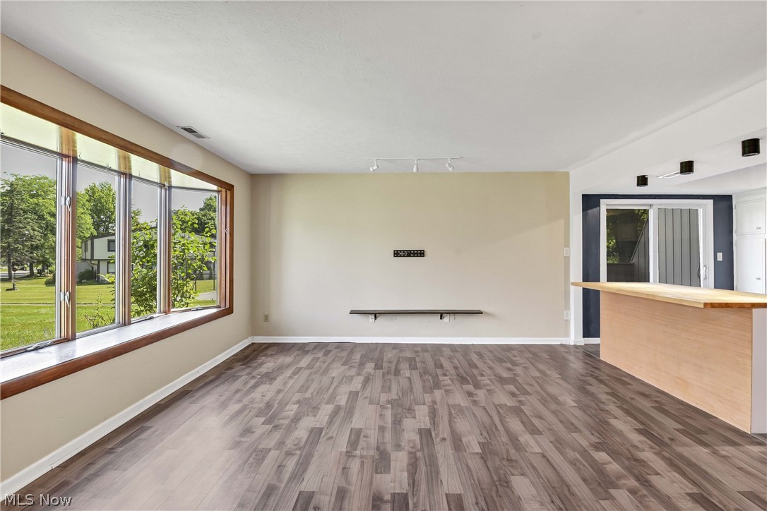 Harbour Light Condo 01 - Residential