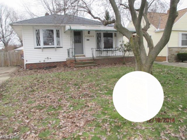 3 bedrooms, hardwood flooring, large basement, rear deck.  Located close to all area amenities.  Come take a look!