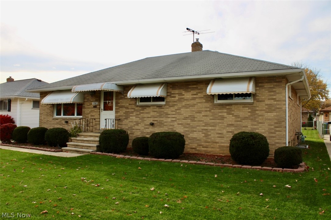 Great opportunity to live close to Big Creek Parkway! Well maintained ranch home - enjoy one level living. Spacious living room leading to a large dining room with trayed ceiling. Large eat-in kitchen. Three nicely sized bedrooms all with original hardwood floors and generous closet space. Partially finished basement perfect for family room or rec room - includes glass block windows and storage pantry. Lots of storage space in kitchen, hall and dining room closets. Freshly painted throughout(2021), replacement windows (2016) Updated electric panel, extra shower in basement. Oversized two car garage.  Nicely Landscaped! One Year Home Warranty included. Schedule your tour today!