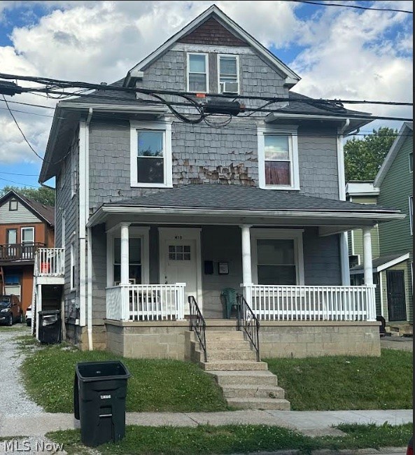 Discover this duplex situated in Akron's established 415  Allyn Street neighborhood. Offering two separate residential units, this property provides a practical layout and convenient access to shopping, dining, parks, schools, and major commuter routes. The location places everyday amenities within easy reach while maintaining neighborhood charm. An excellent opportunity to add a multi-unit property to your portfolio. Schedule your showing today!