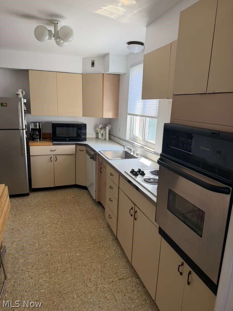 Carlton House Condo - Residential