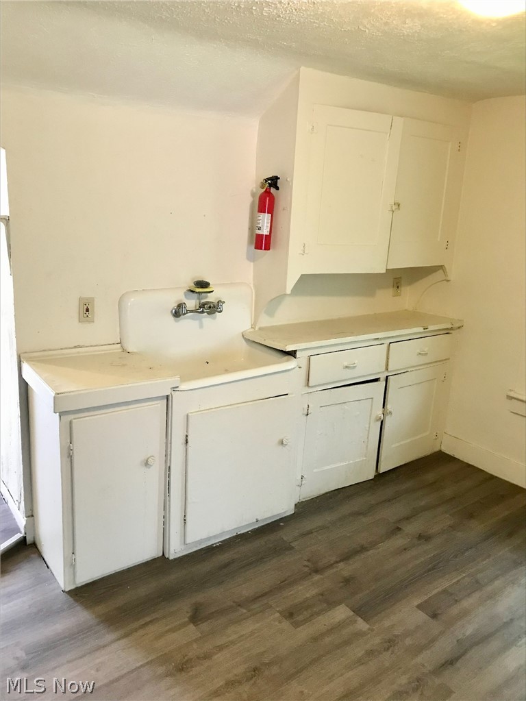 Blue Pond - Commercial Sale