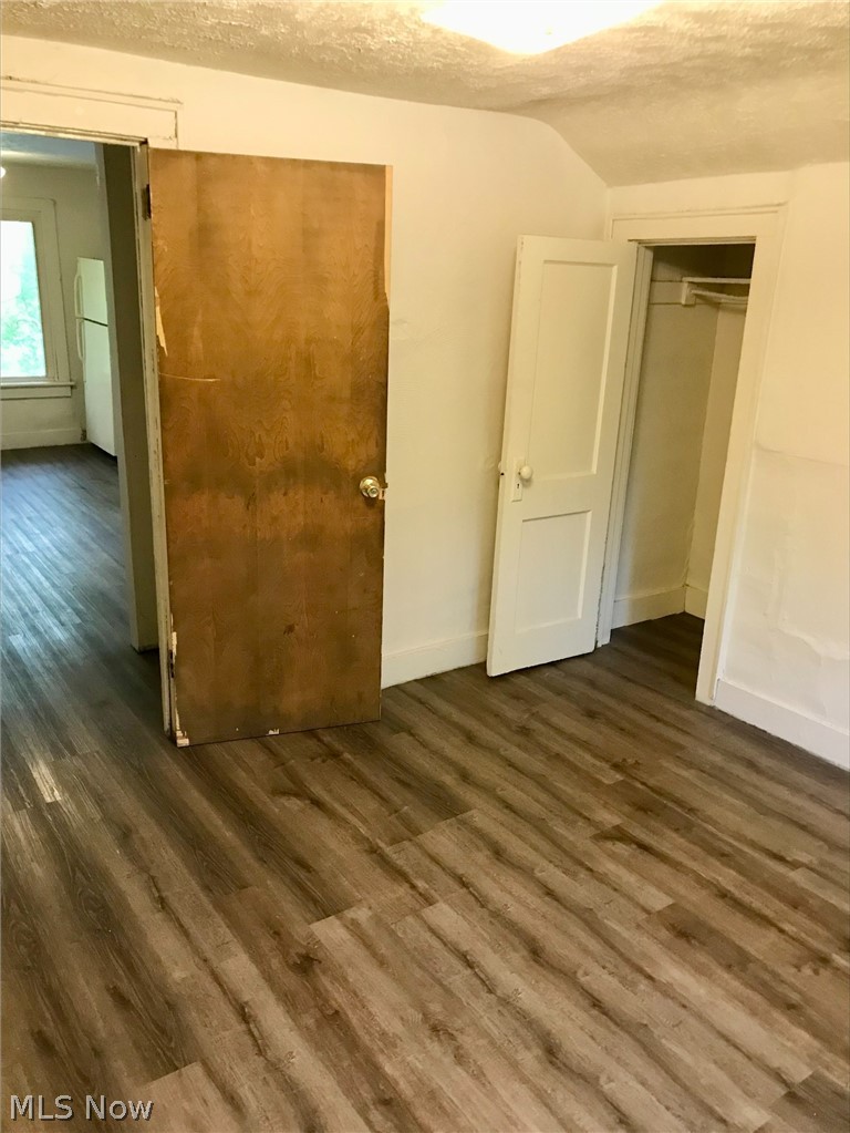 Blue Pond - Commercial Sale