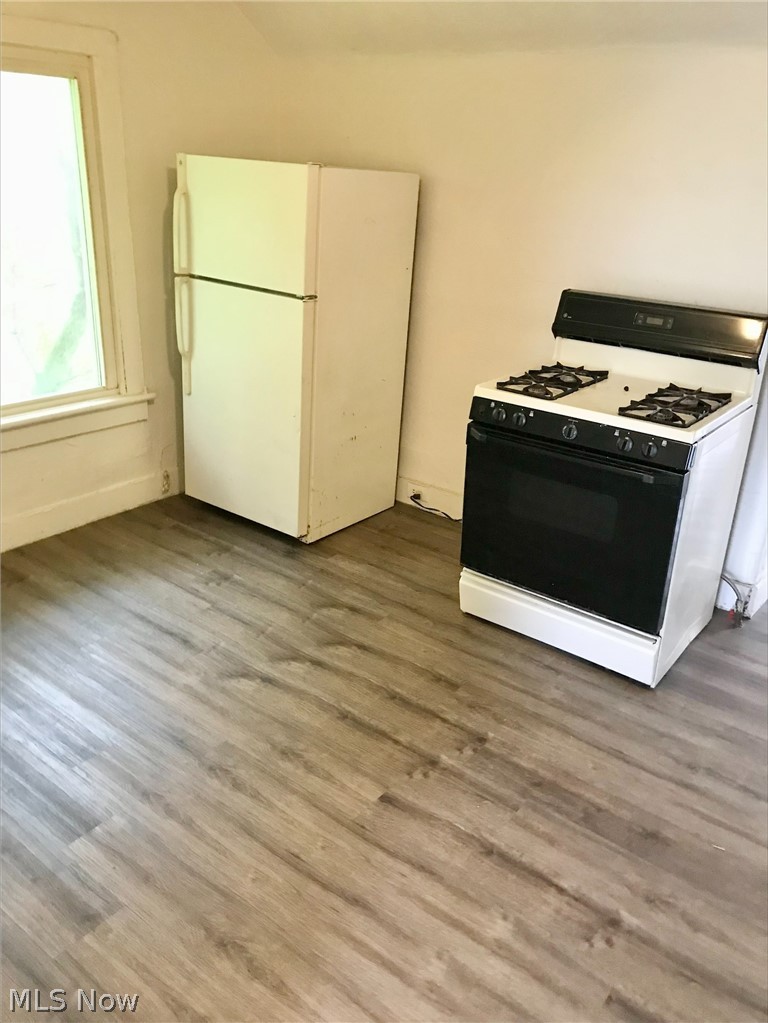 Blue Pond - Commercial Sale
