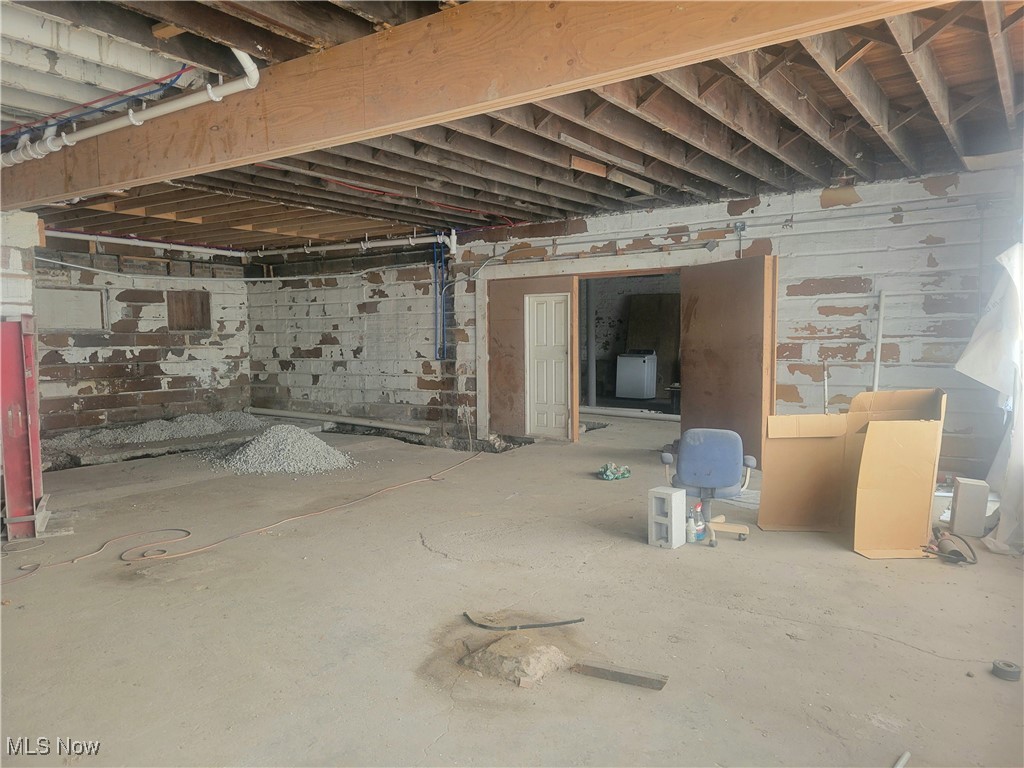 Chamberlains Add 01 - Commercial Sale