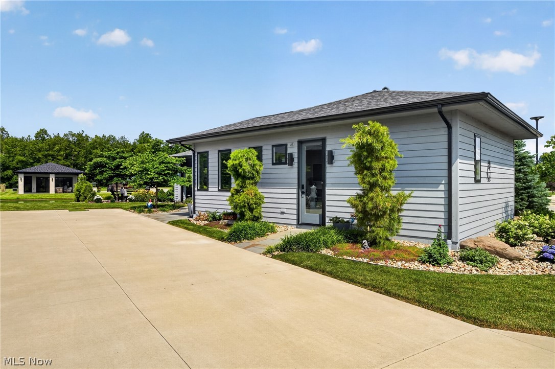 Hearthside Grove Lake Erie Sub Ph - Residential