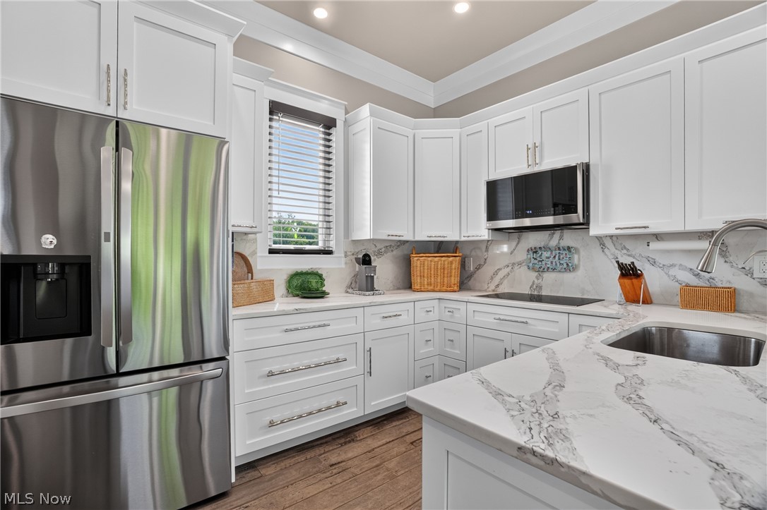 Hearthside Grove Lake Erie Sub Ph - Residential