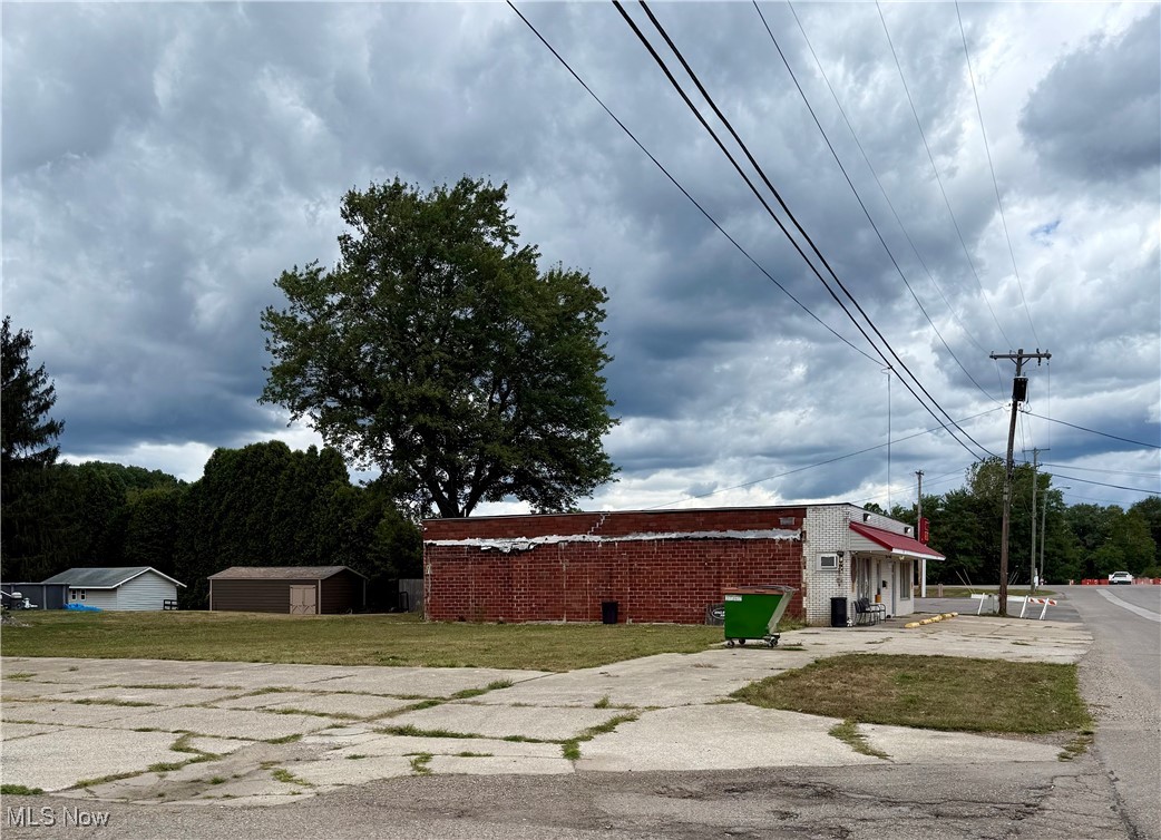 Don’t miss this incredible opportunity! This vacant commercial lot (55 x 140) is level, cleared, and ready for your vision. Located in a high-traffic area, it offers endless possibilities — whether you’re looking to build your dream business or even a residential property.
Prime Location, 55 x 140 Lot, Level & Cleared, High Visibility! Bring your ideas and make it happen in Malvern!