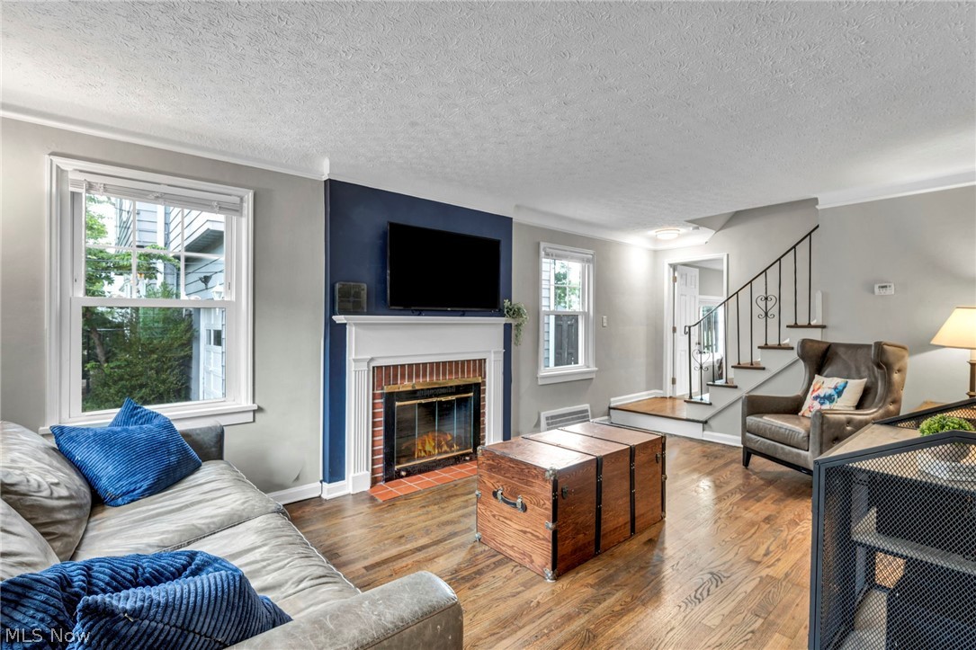 Mayfield-Hlnd - Residential